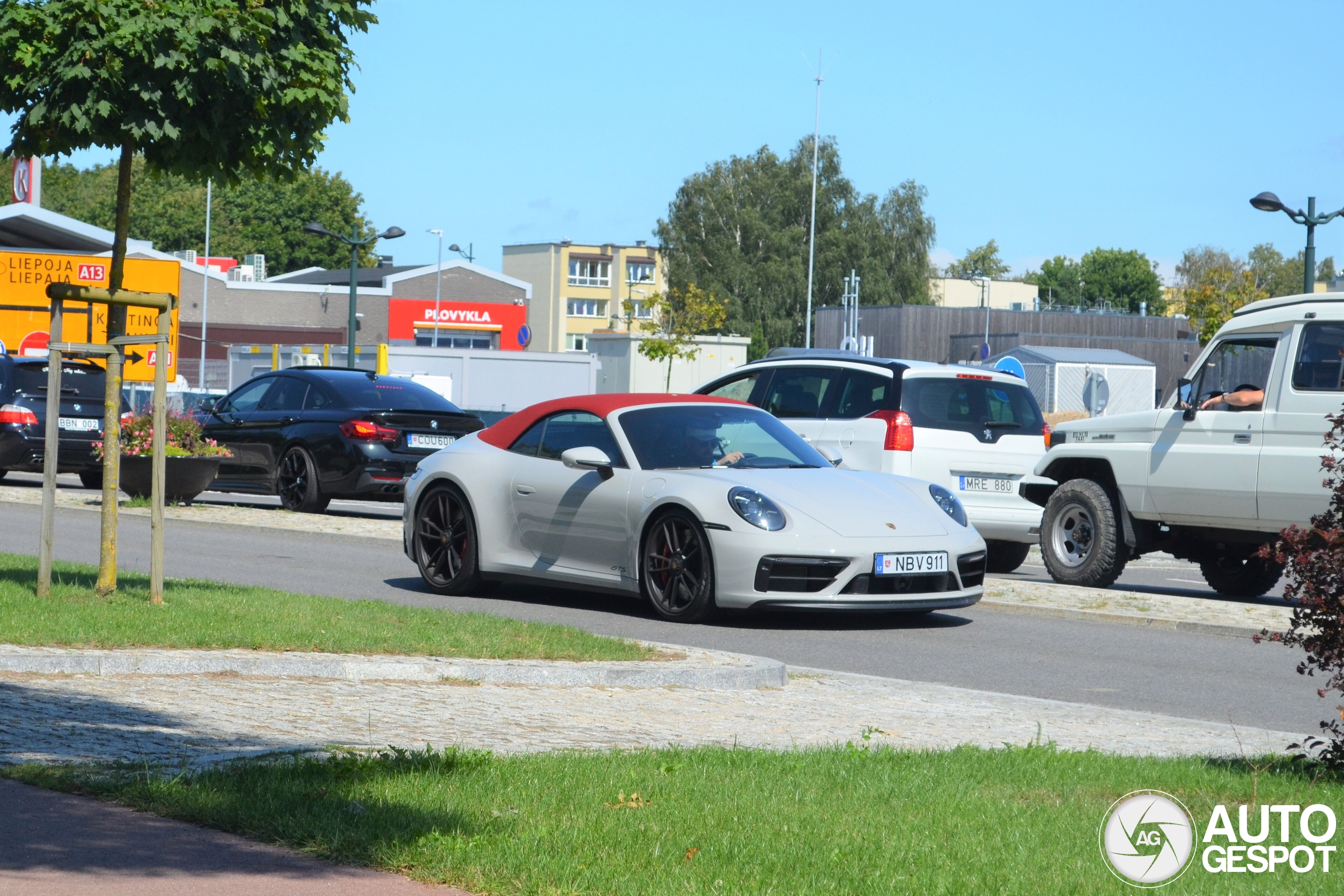 Porsche 992 Carrera 4 GTS Cabriolet