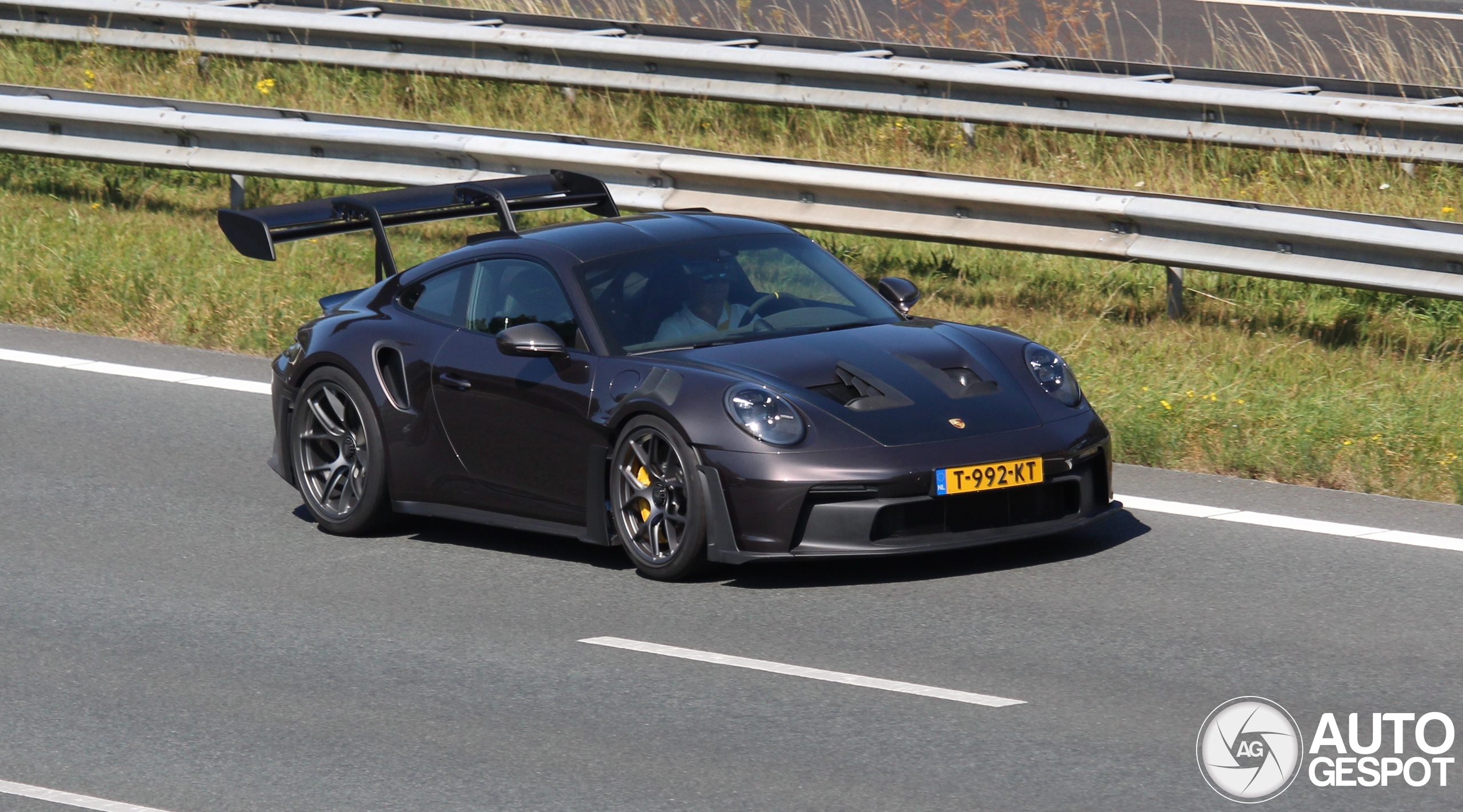 Porsche 992 GT3 RS Weissach Package