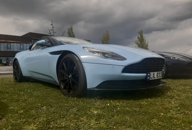 Aston Martin DB11