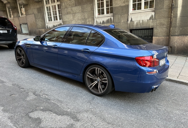 BMW M5 F10 2011