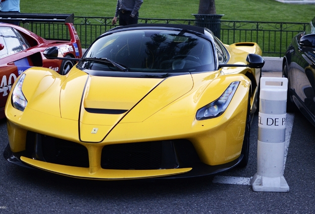 Ferrari LaFerrari Aperta