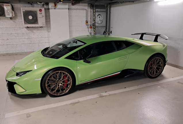 Lamborghini Huracán LP640-4 Performante