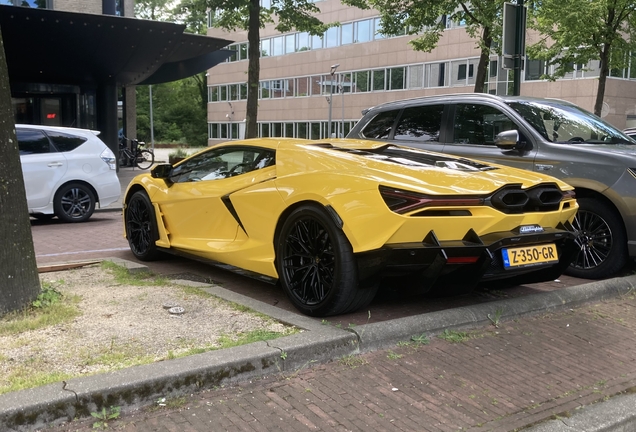 Lamborghini Revuelto