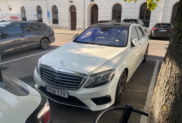 Mercedes-AMG S 63 V222