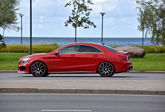 Mercedes-Benz CLA 45 AMG C117