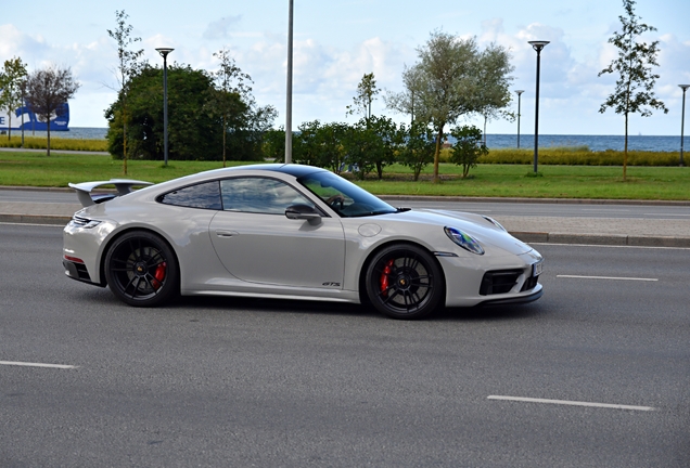 Porsche 992 Carrera 4 GTS