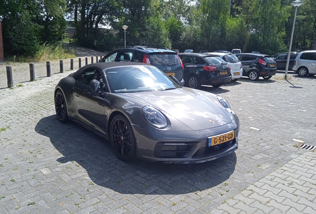 Porsche 992 Carrera 4S Cabriolet