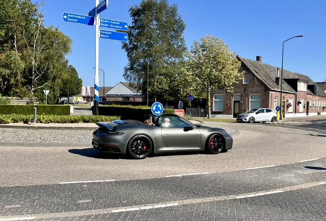 Porsche 992 Carrera 4S Cabriolet