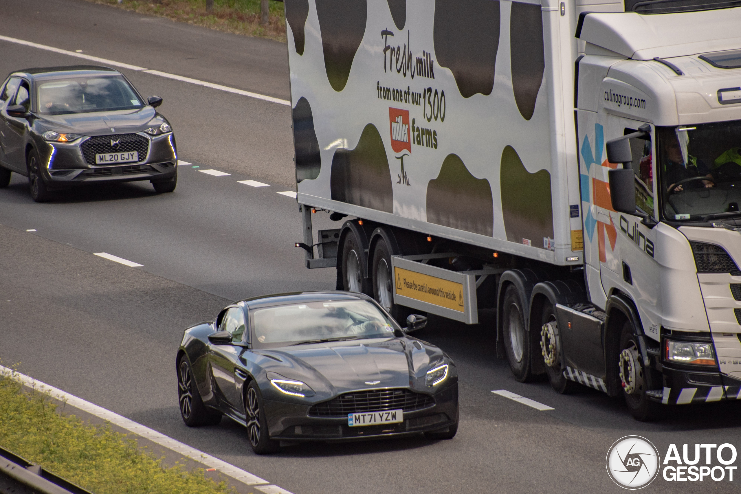 Aston Martin DB11 V8