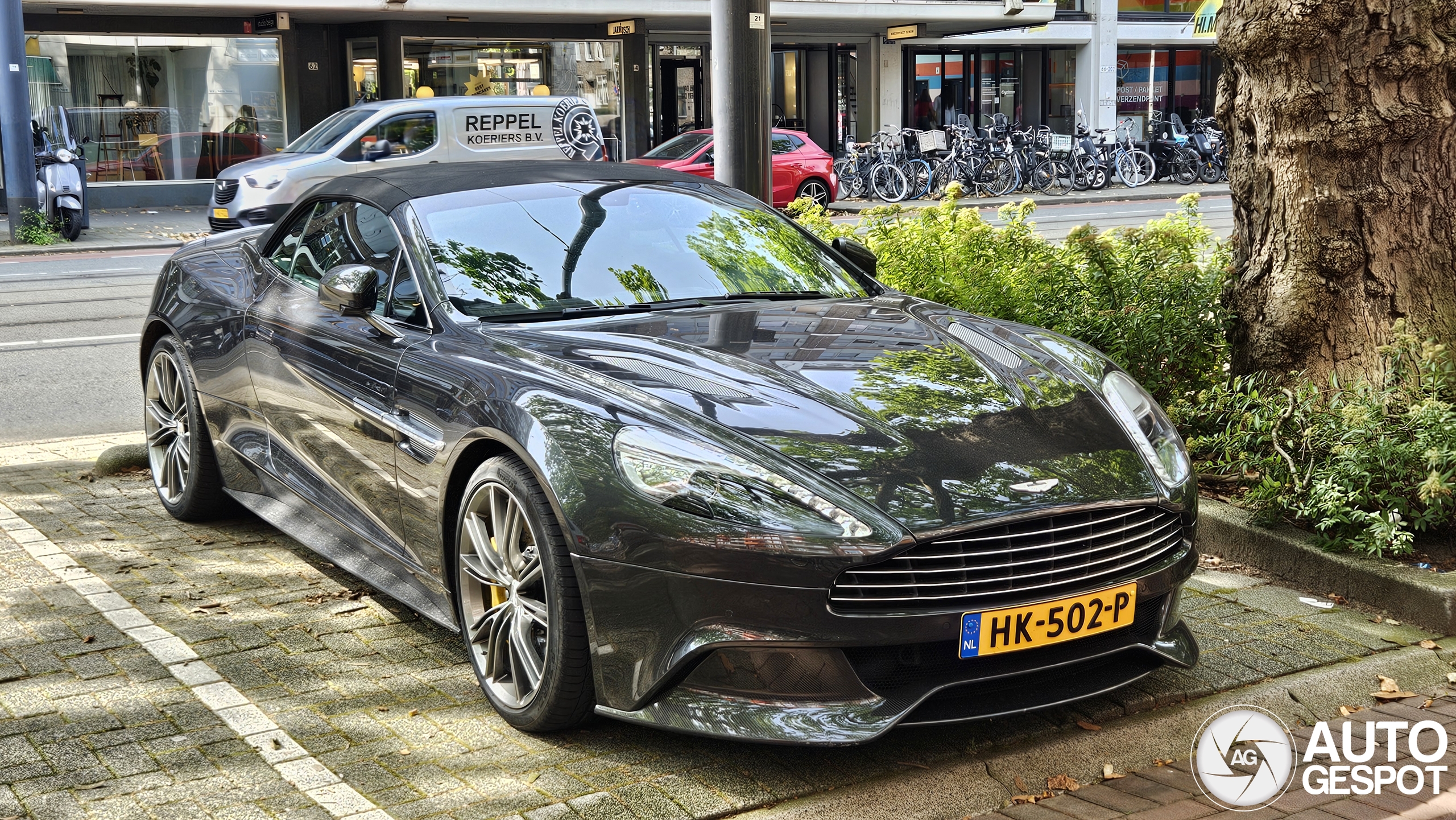 Aston Martin Vanquish Volante