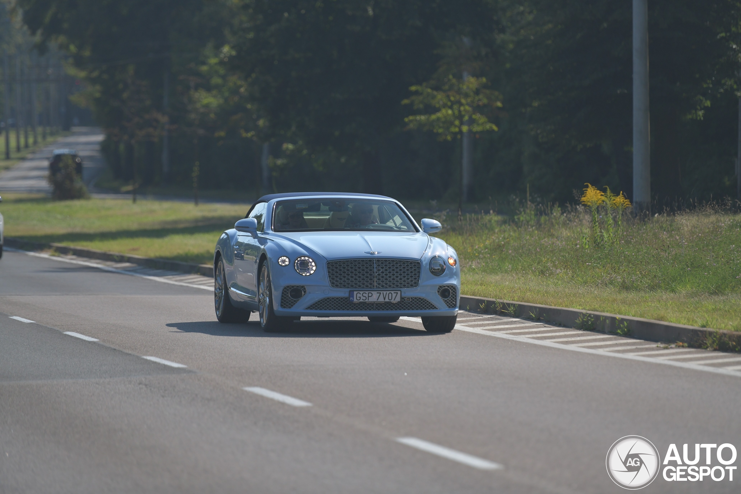 Bentley Continental GTC 2019 Mulliner