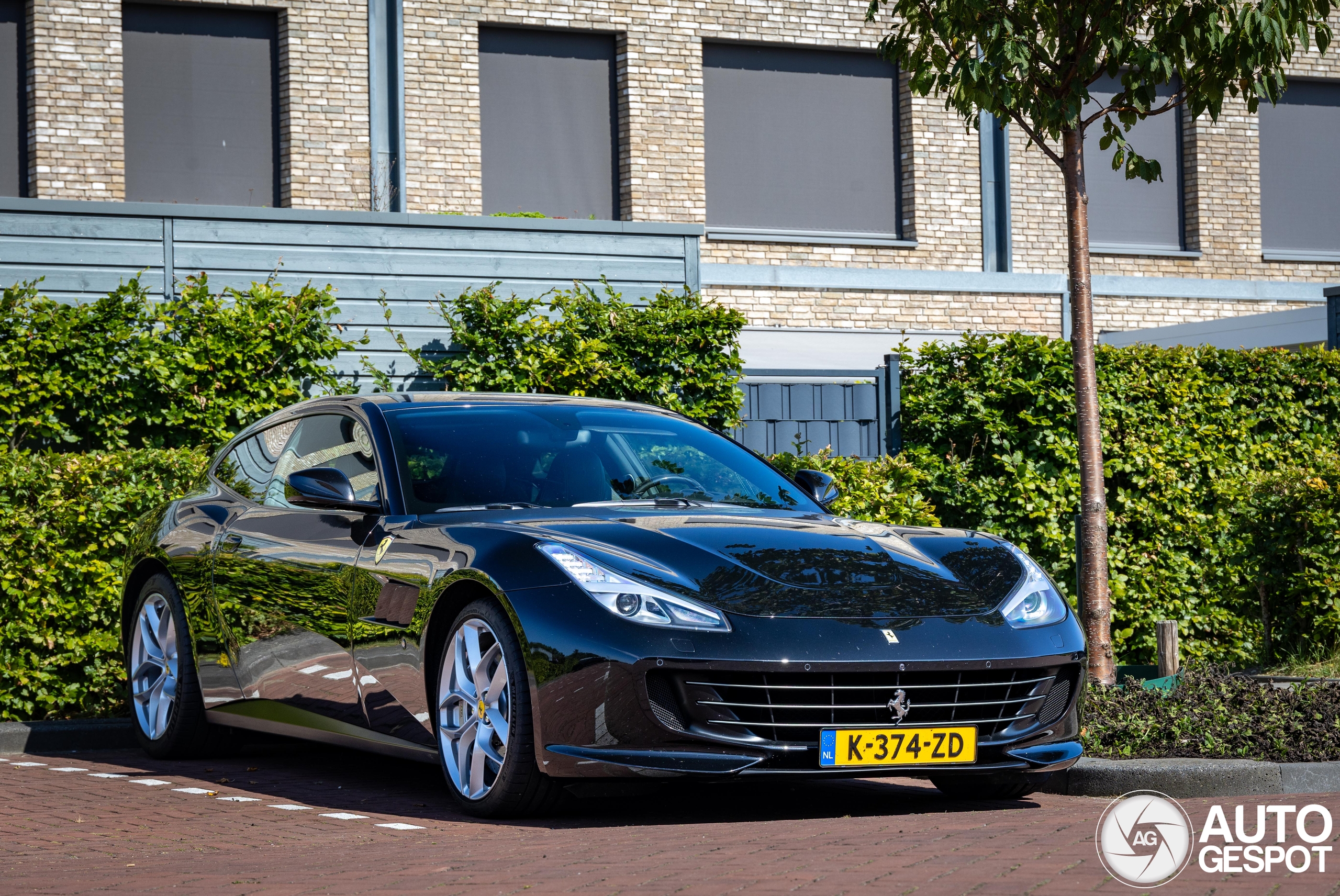 Ferrari GTC4Lusso T