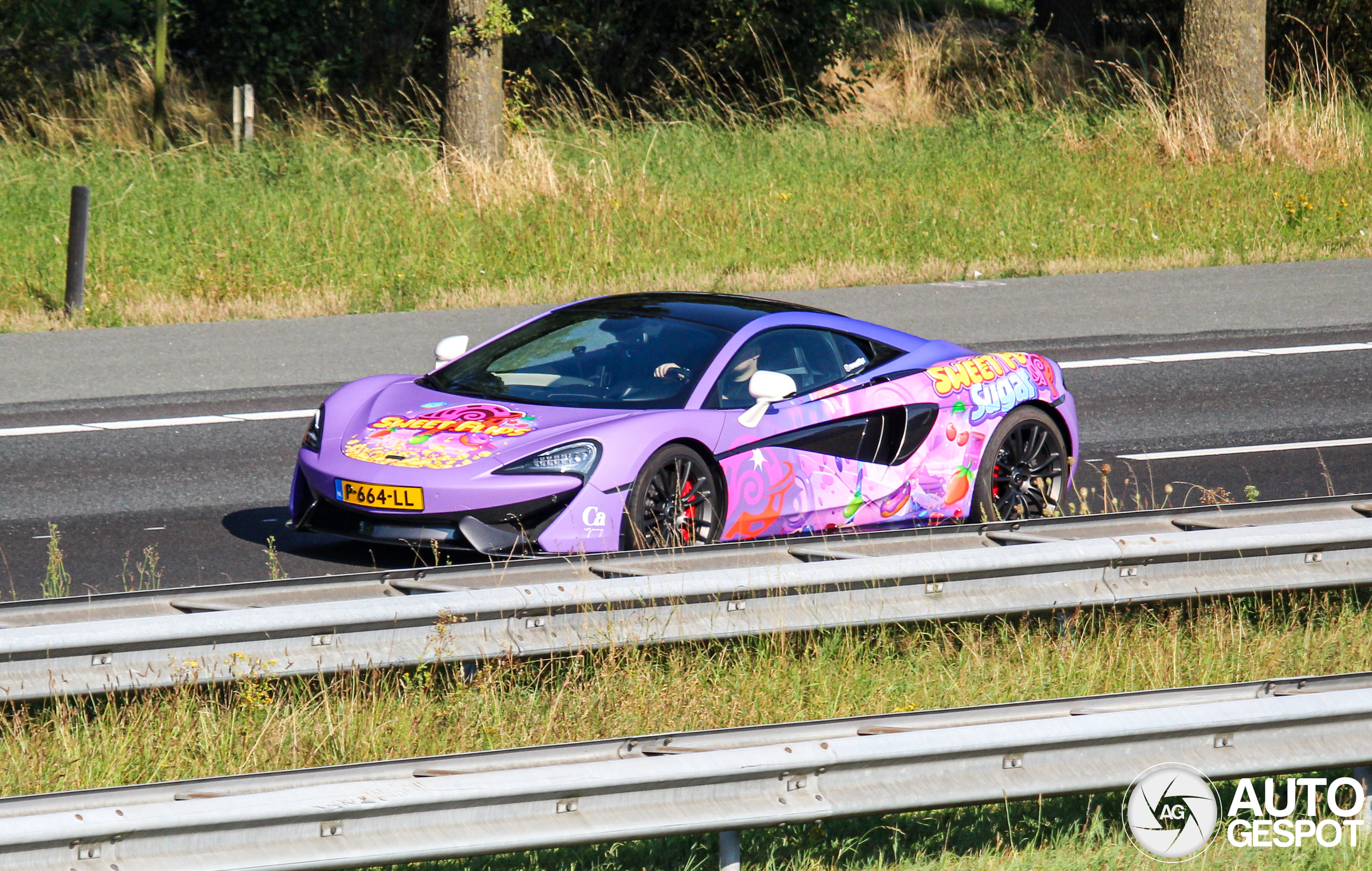 McLaren 570S