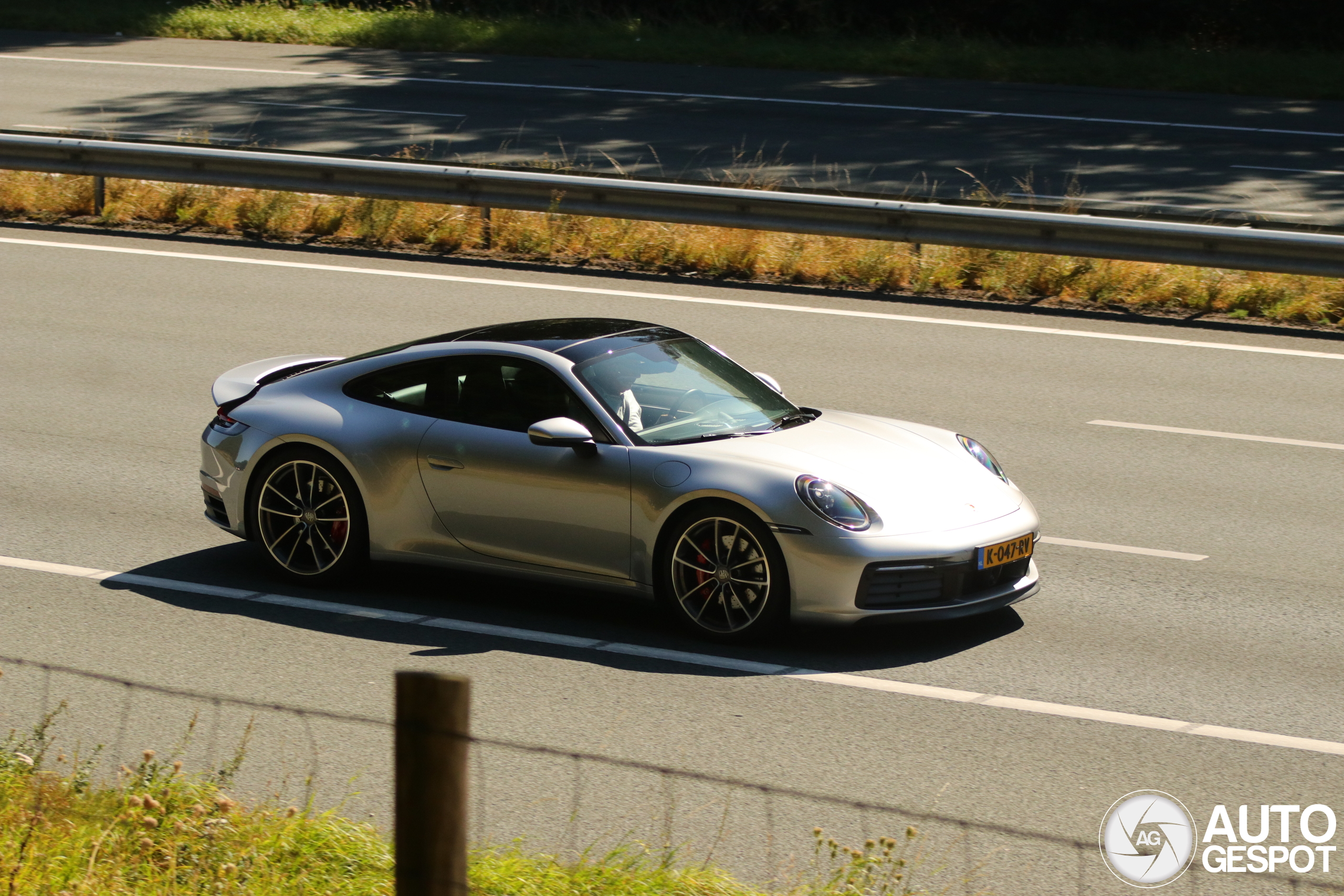 Porsche 992 Carrera 4S