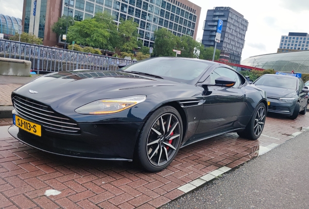 Aston Martin DB11