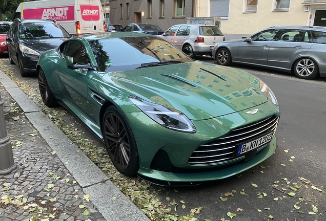 Aston Martin DB12