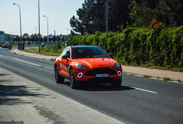 Aston Martin DBX