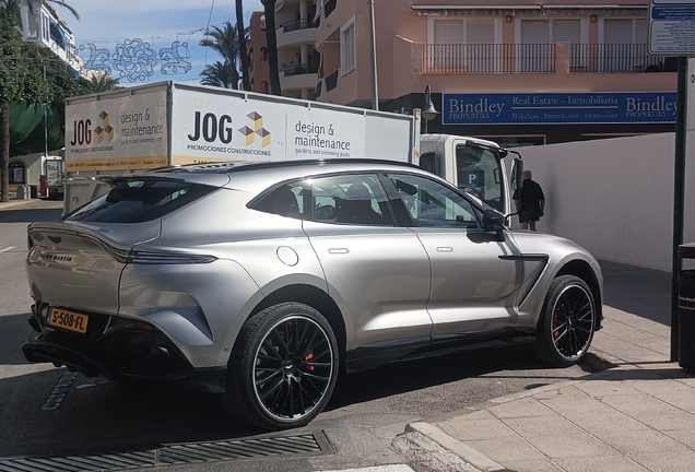 Aston Martin DBX707