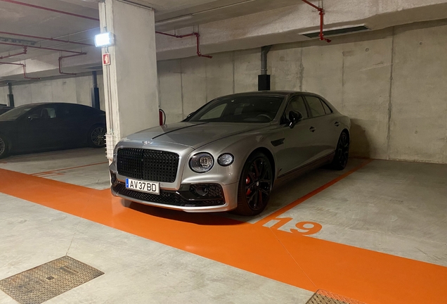 Bentley Flying Spur Hybrid S