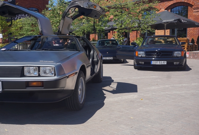 DeLorean DMC-12