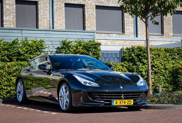 Ferrari GTC4Lusso T