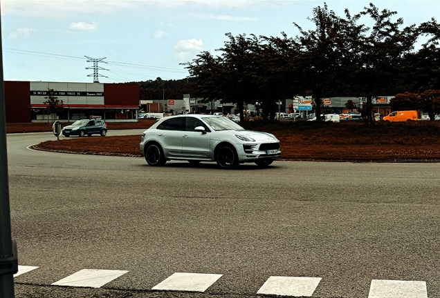 Porsche 95B Macan GTS