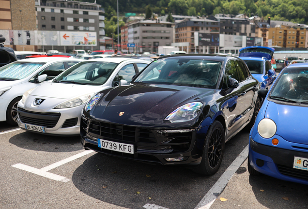 Porsche 95B Macan GTS