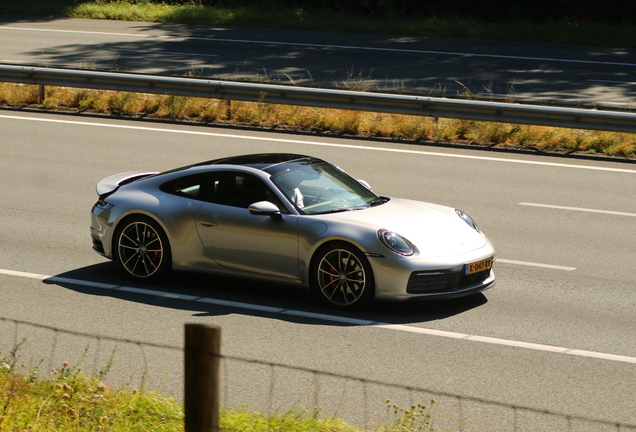 Porsche 992 Carrera 4S