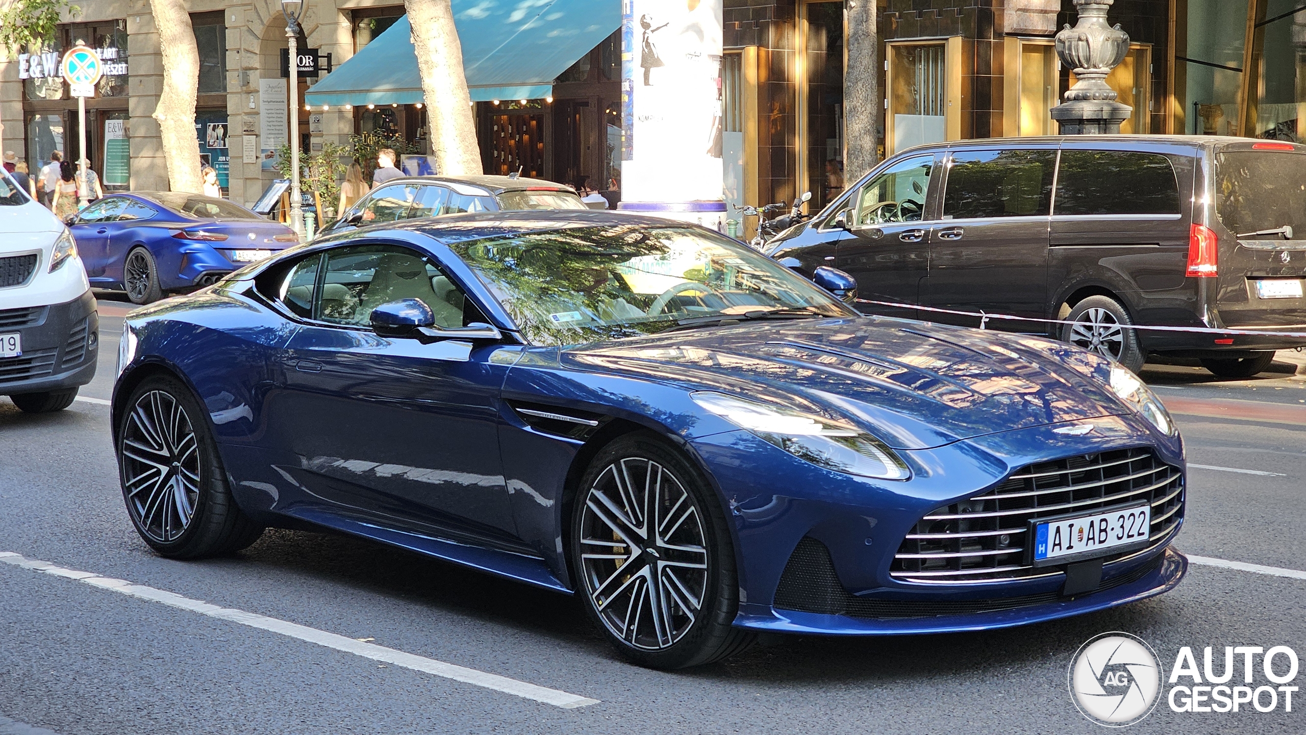 Aston Martin DB12