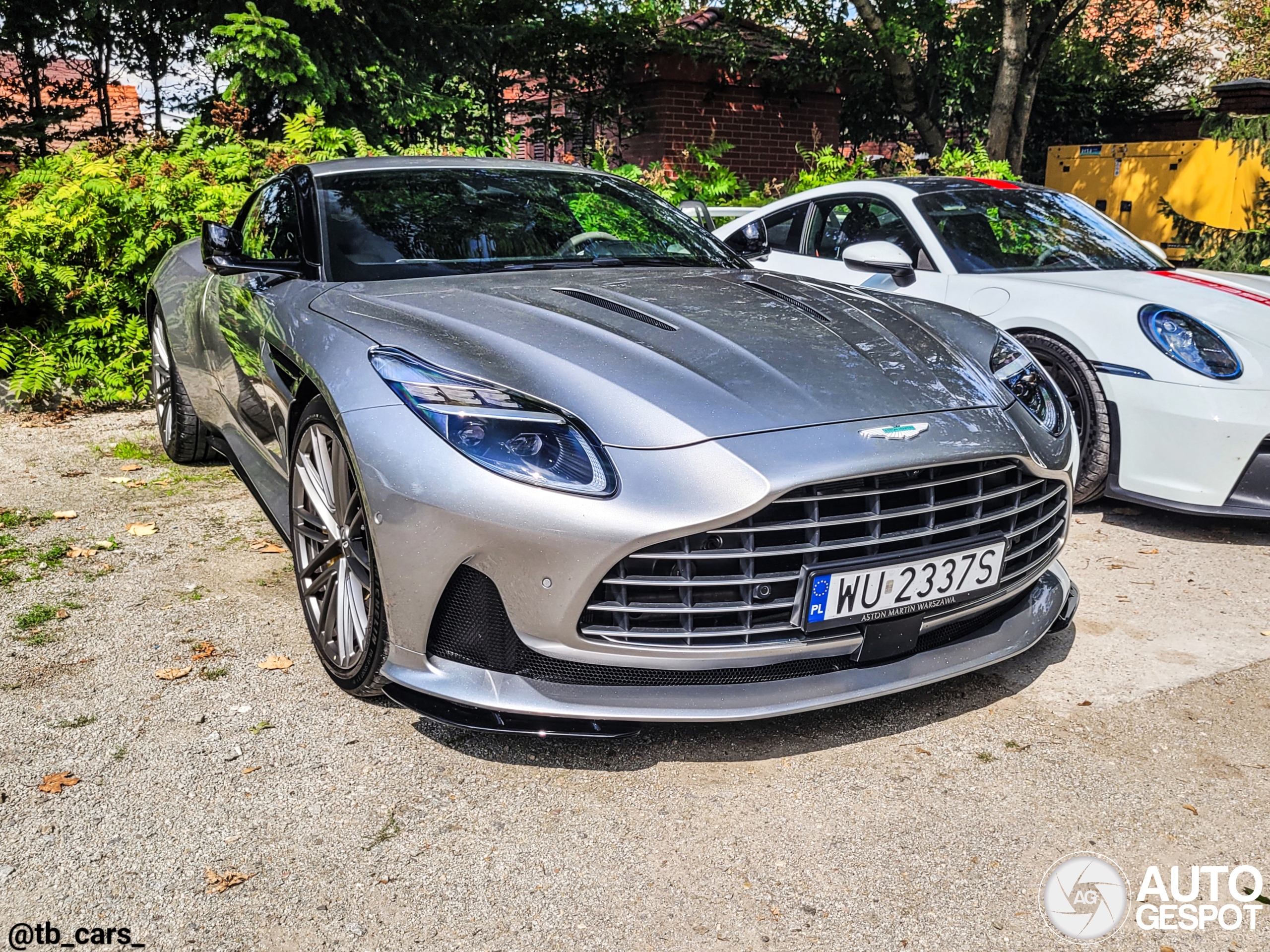 Aston Martin DB12