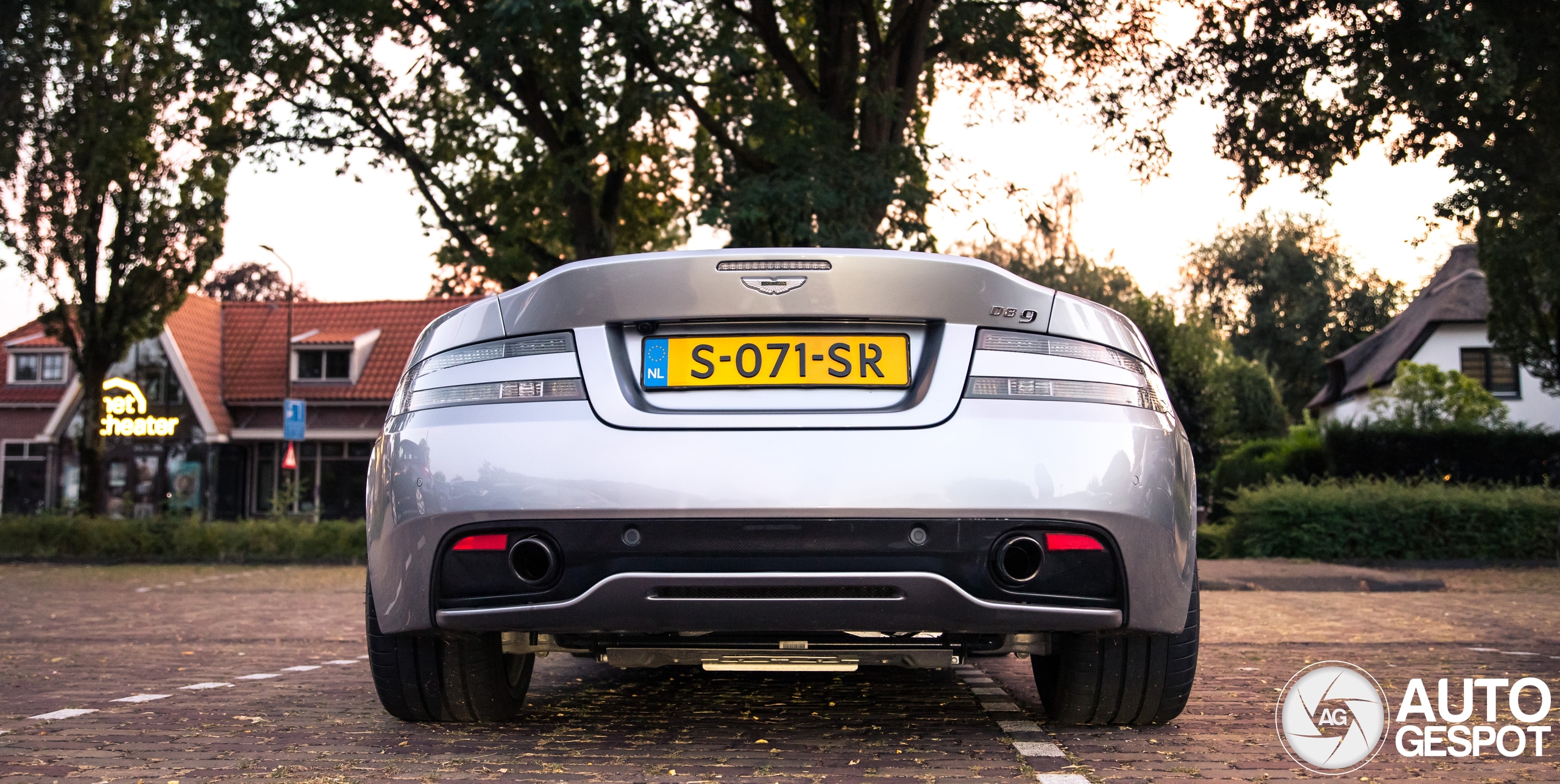 Aston Martin DB9 Volante 2013