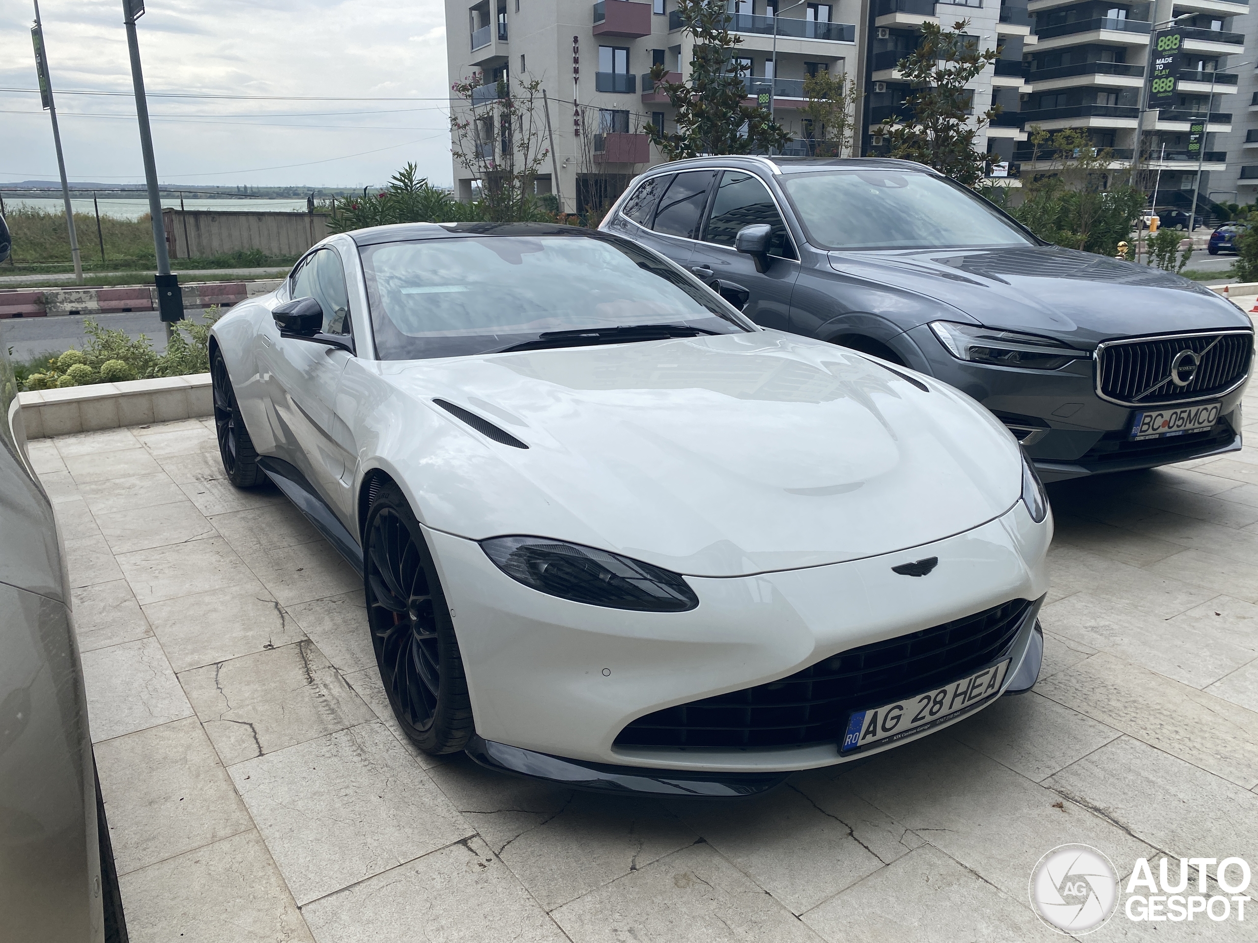 Aston Martin V8 Vantage 2018