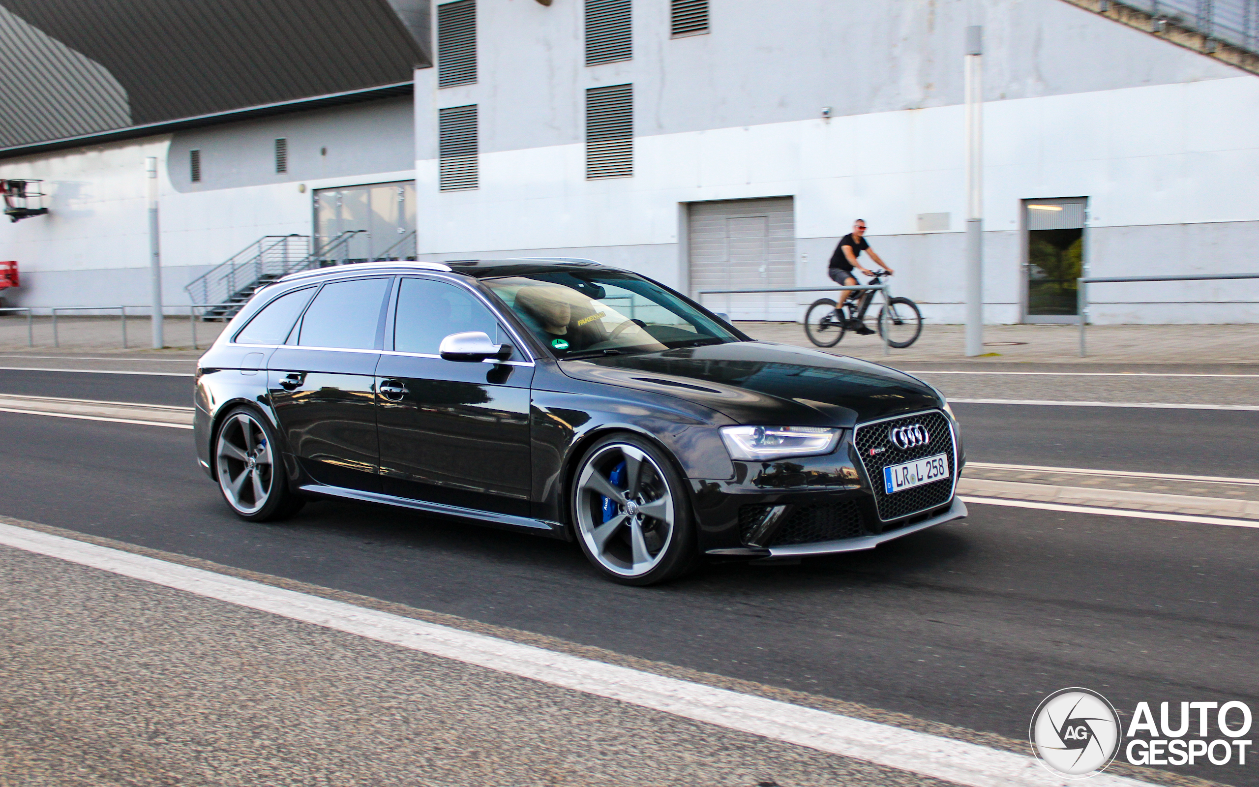 Audi RS4 Avant B8