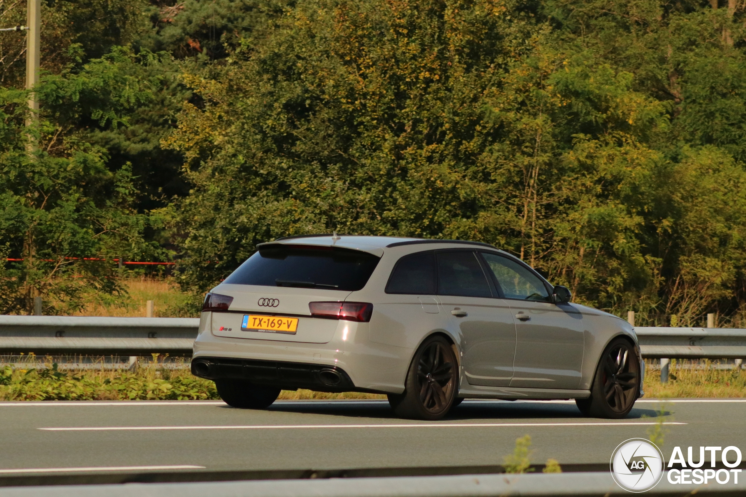 Audi RS6 Avant C7 2015