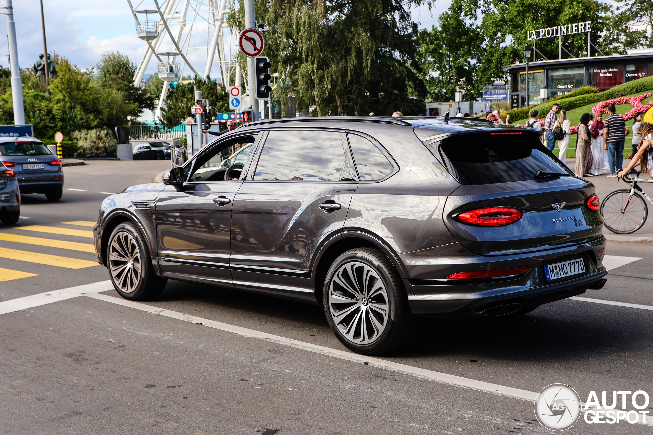 Bentley Bentayga Azure EWB First Edition