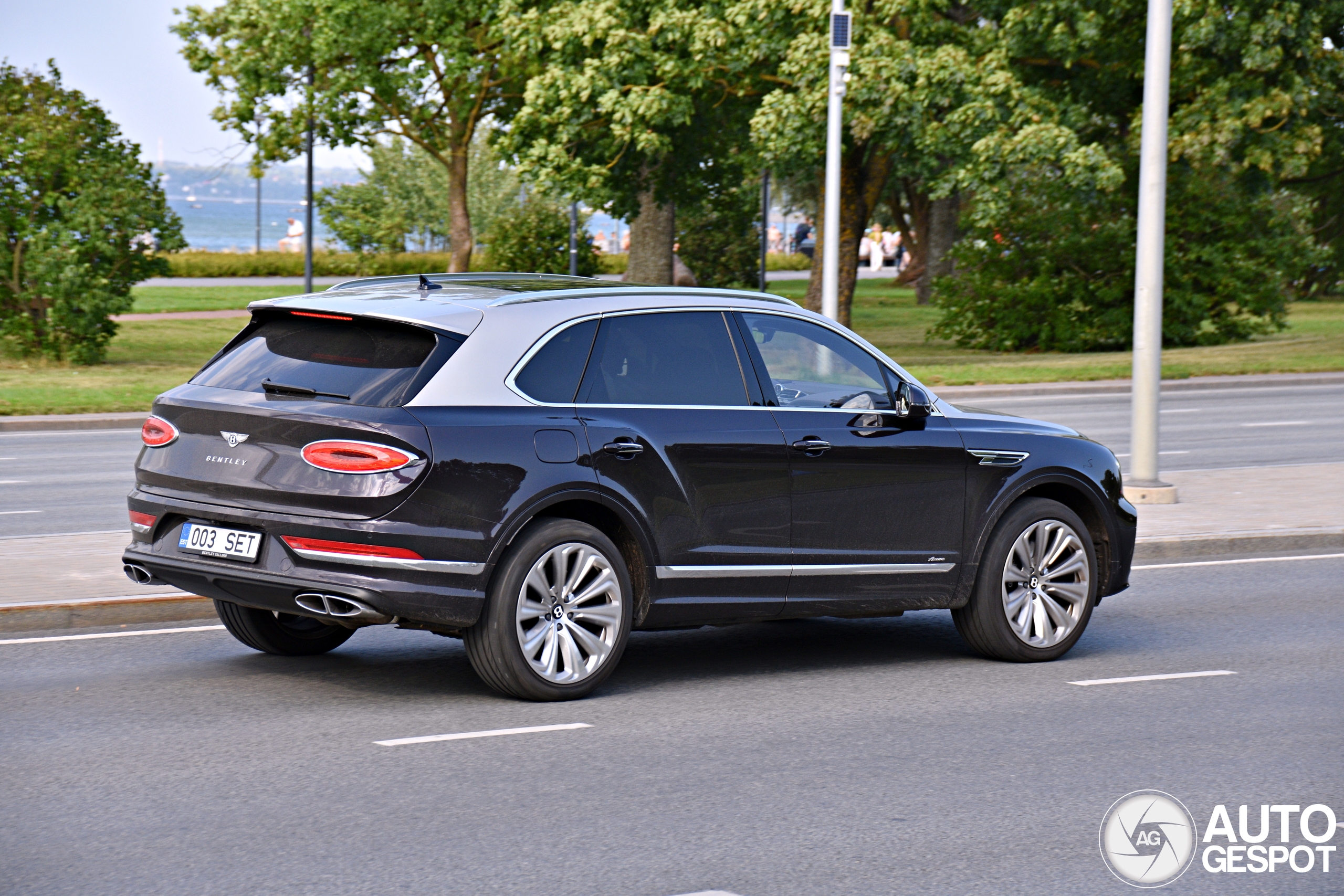 Bentley Bentayga Azure