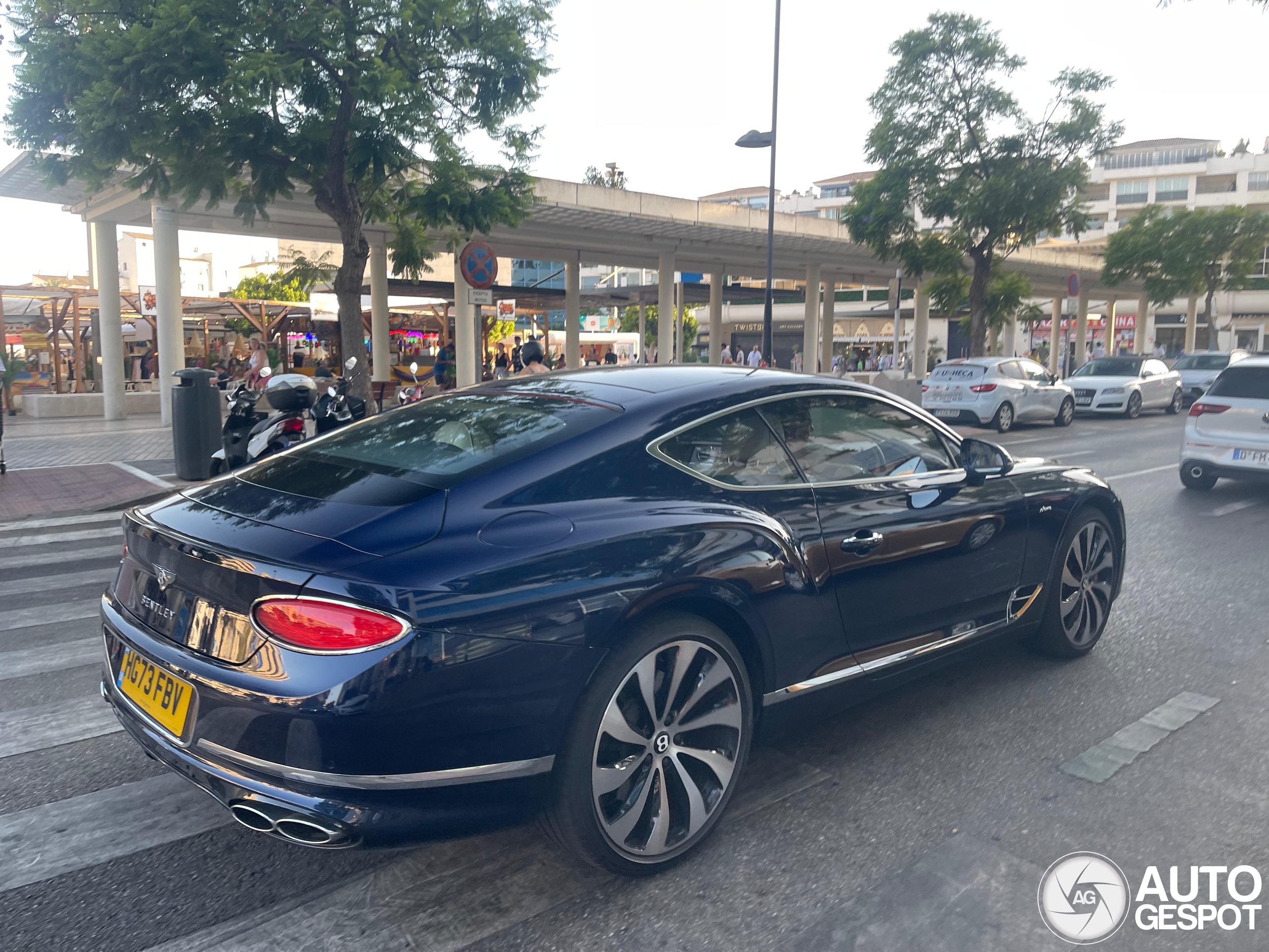 Bentley Continental GT V8 Azure 2024