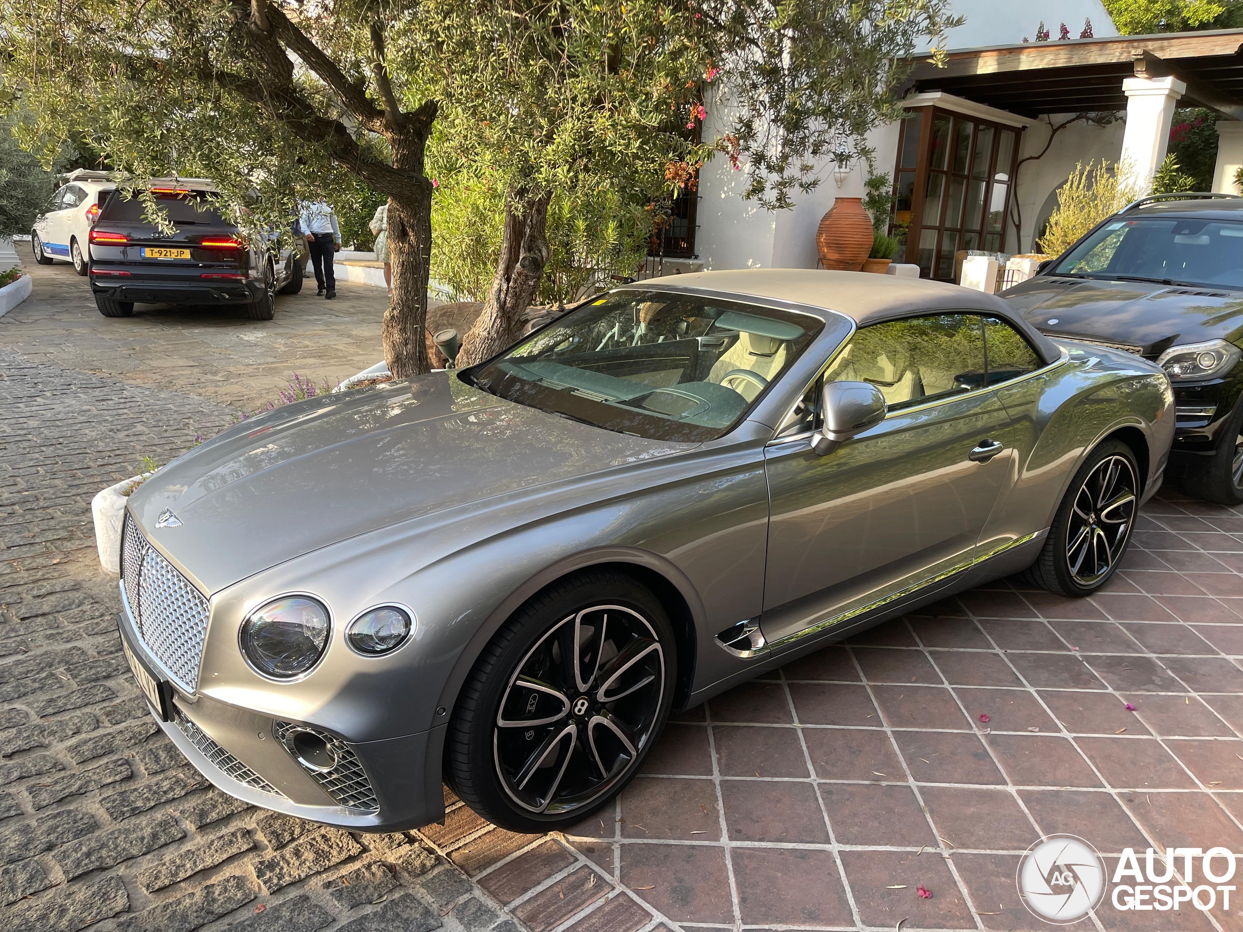 Bentley Continental GTC V8 2020