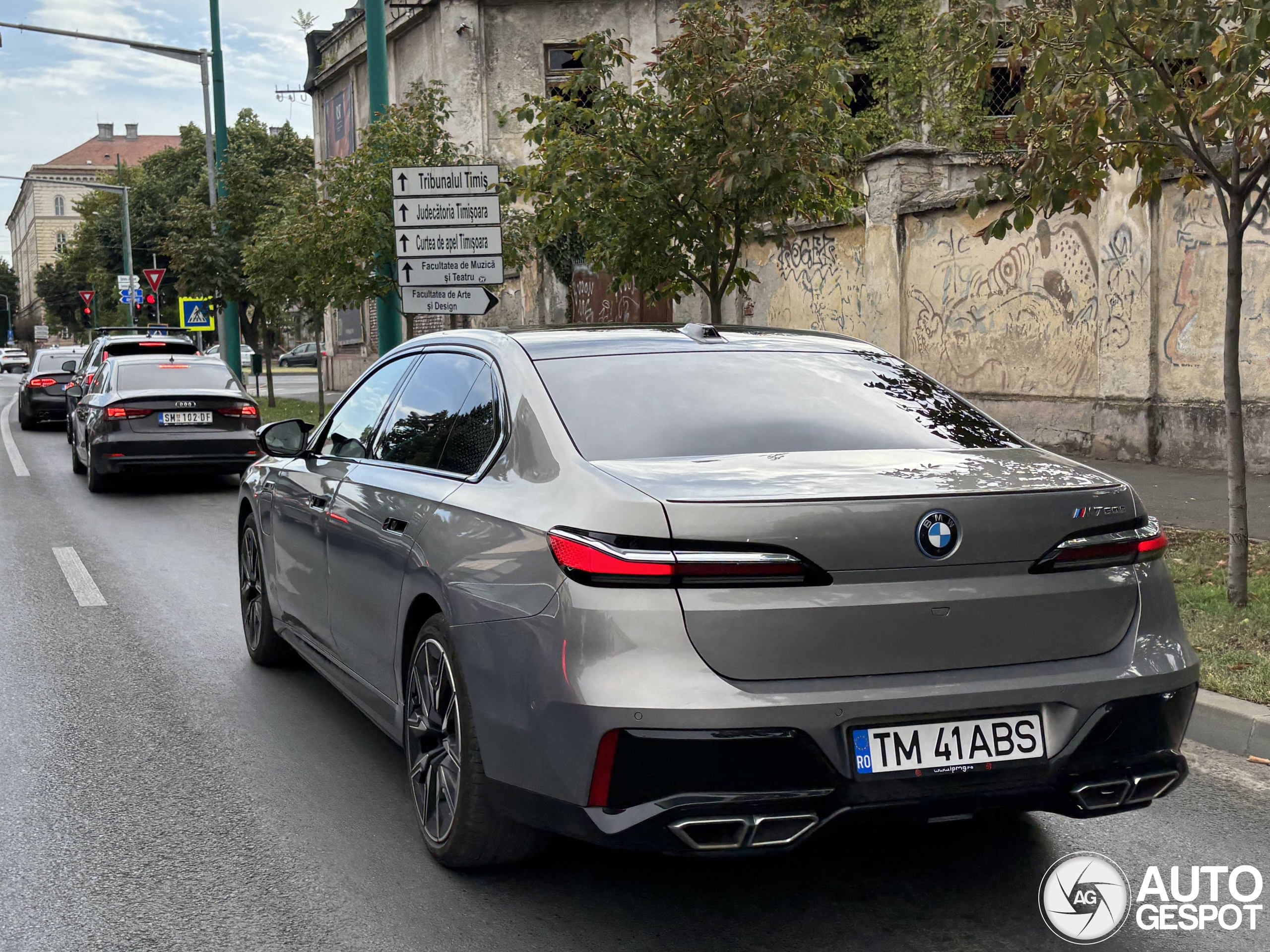 BMW M760e xDrive