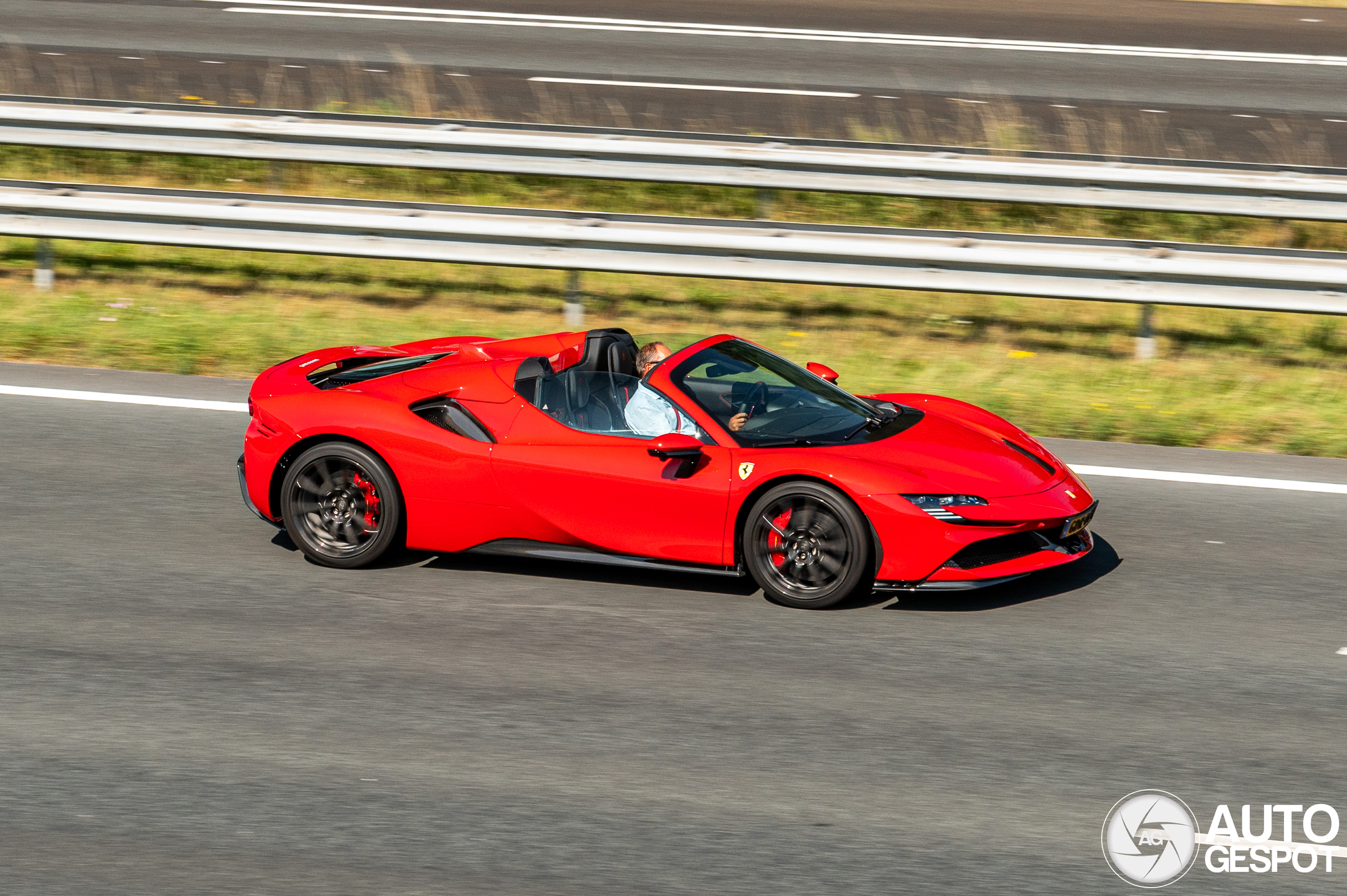 Ferrari SF90 Spider