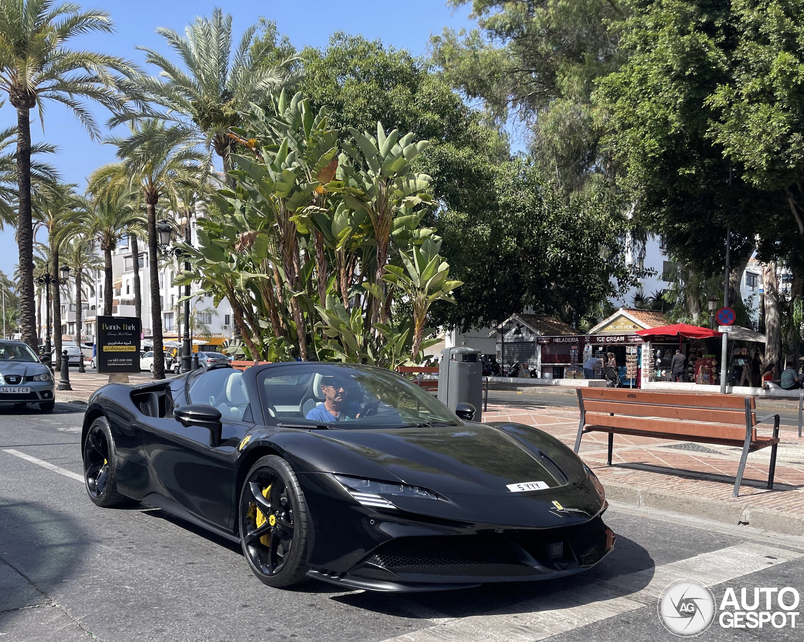 Ferrari SF90 Spider