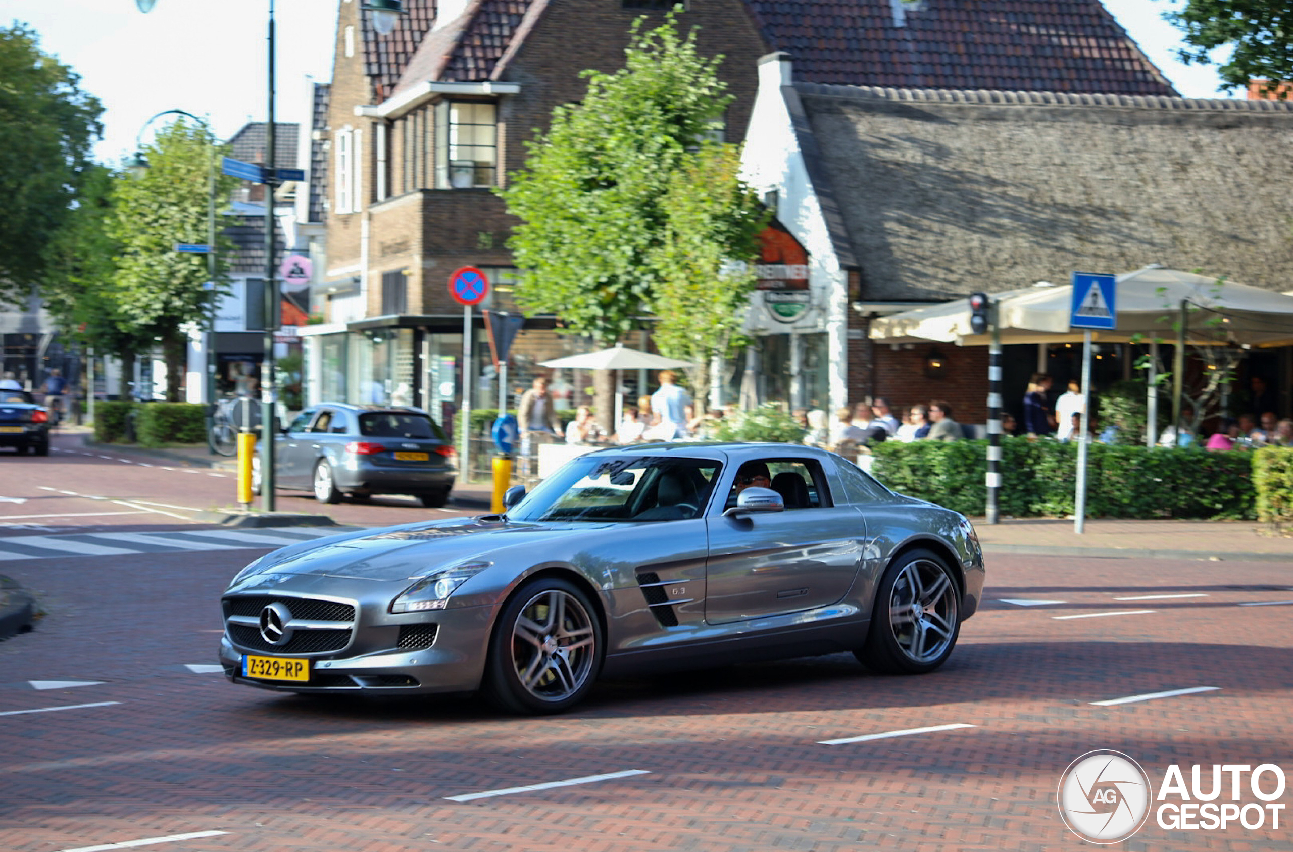 Mercedes-Benz SLS AMG