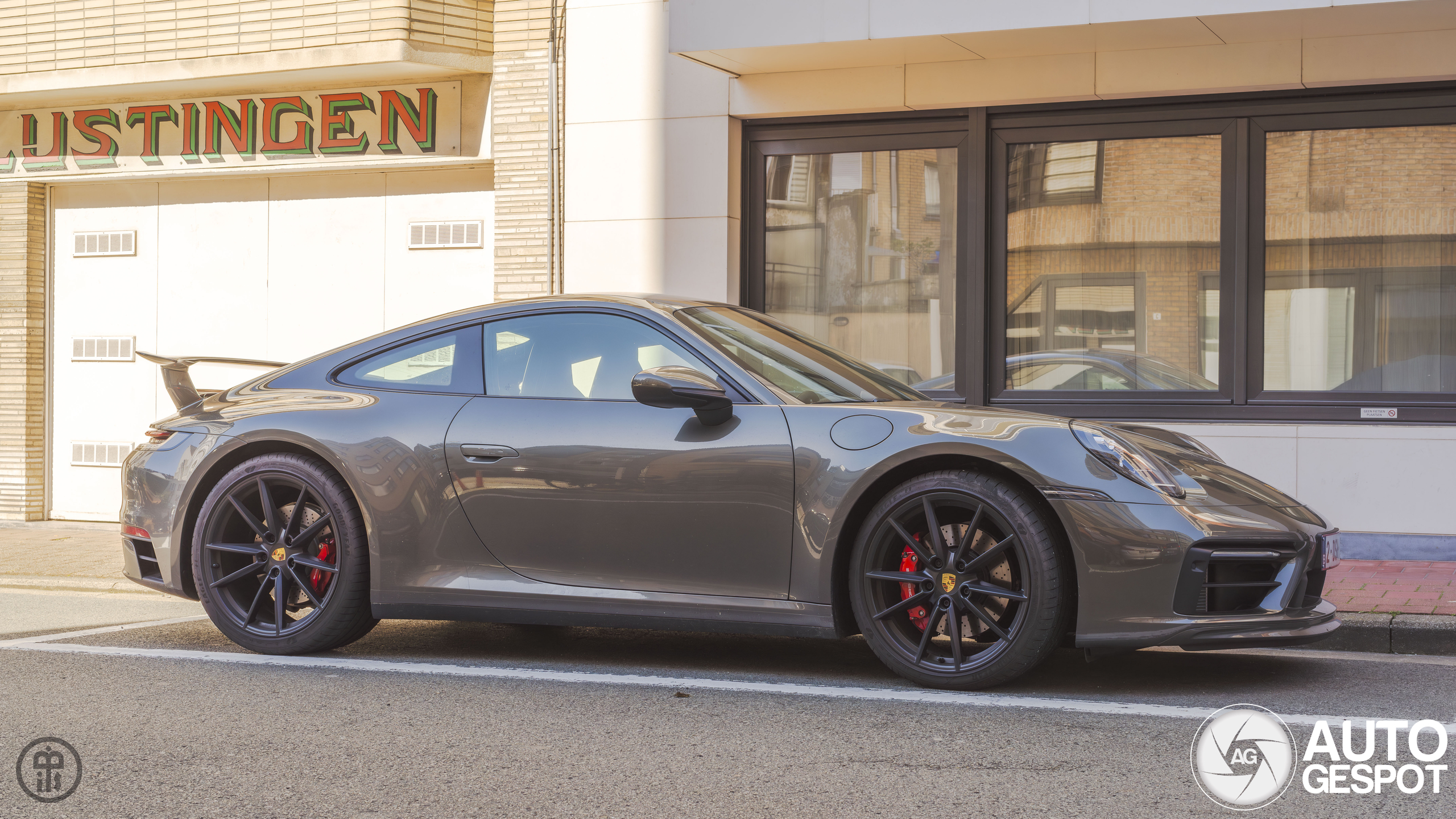 Porsche 992 Carrera 4S