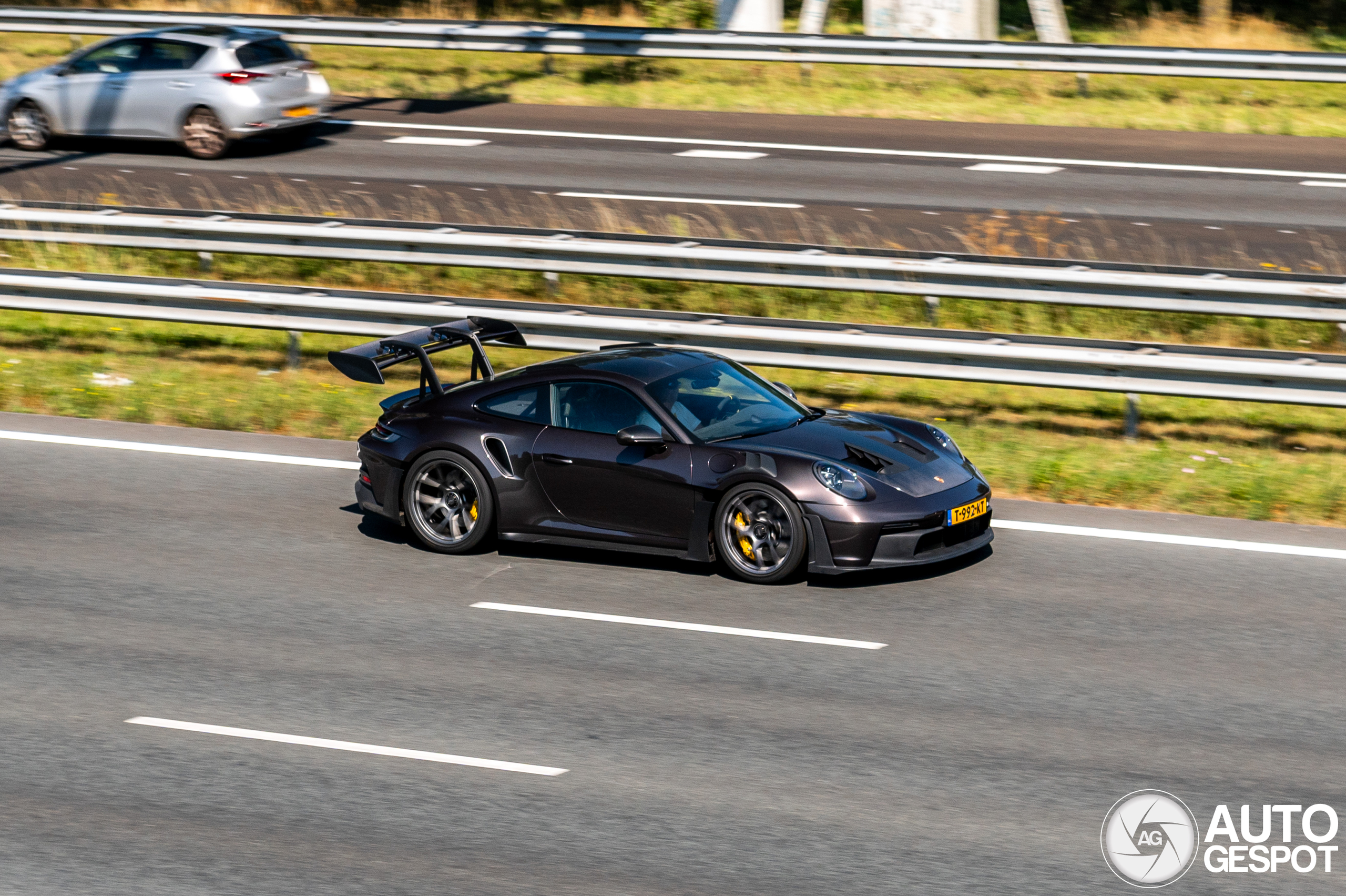 Porsche 992 GT3 RS Weissach Package