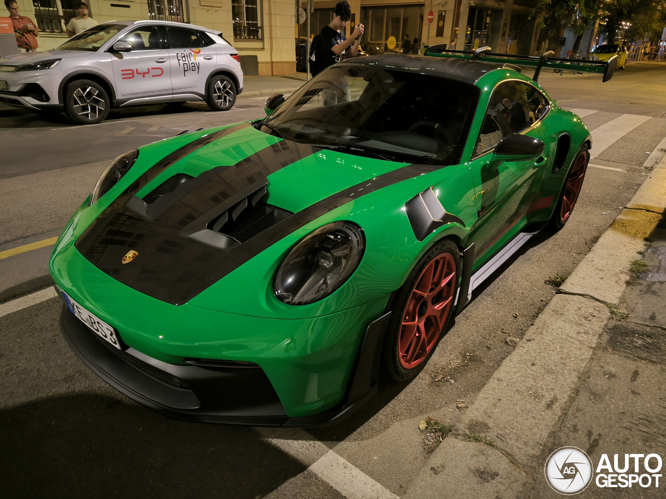 Porsche 992 GT3 RS Weissach Package