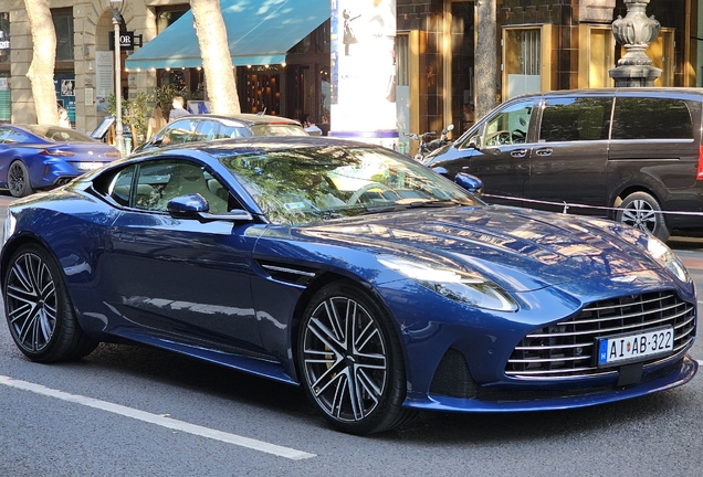 Aston Martin DB12