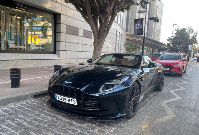 Aston Martin DB12 Volante