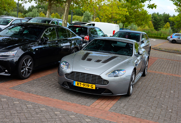 Aston Martin V12 Vantage