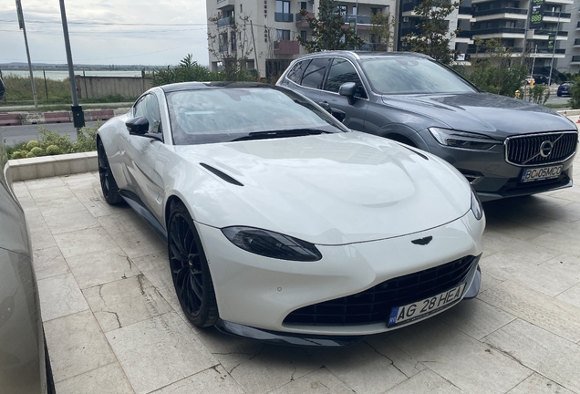 Aston Martin V8 Vantage 2018