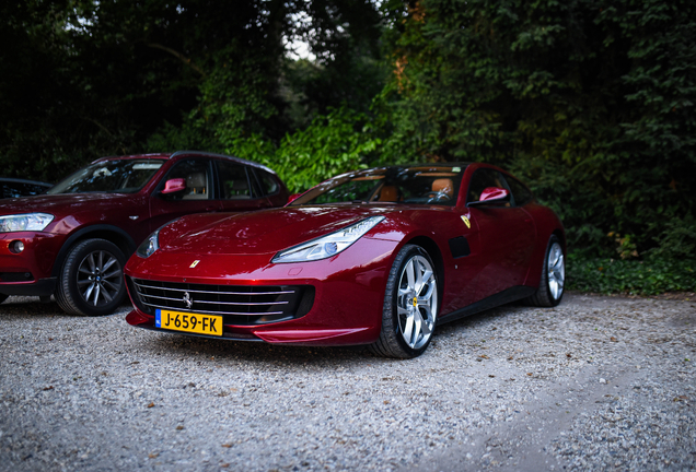 Ferrari GTC4Lusso T